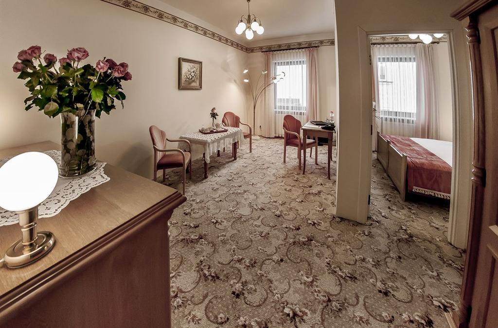 Palazzo Adler Bed & Breakfast Swarzedz Exterior photo